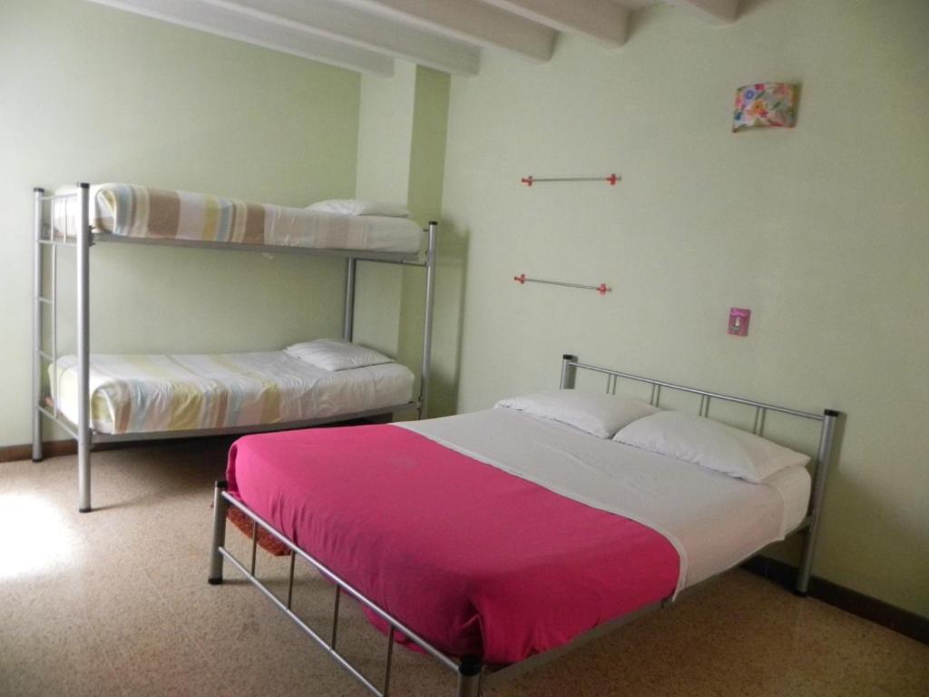 Hostal Tamarindo Itagüí Rum bild